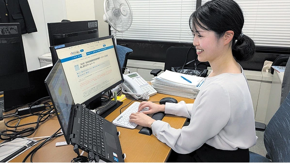 人物写真:鈴木里彩