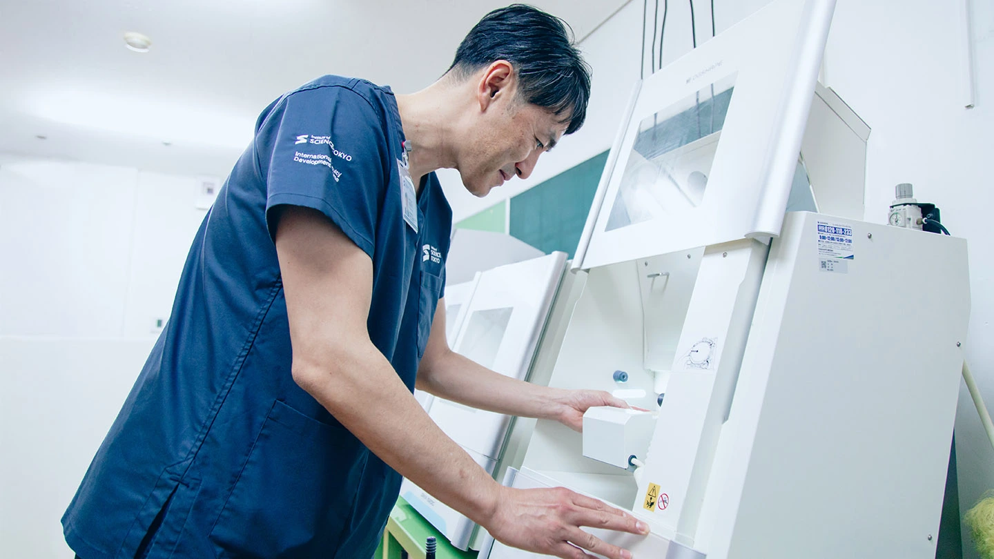 人物写真：金澤学教授