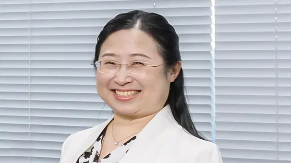 人物写真:山口久美子織准教授