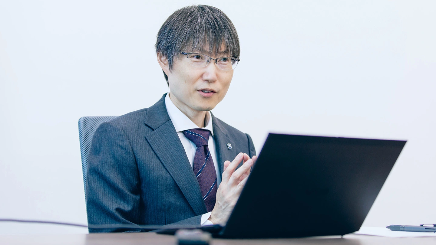 人物写真：大場史康教授