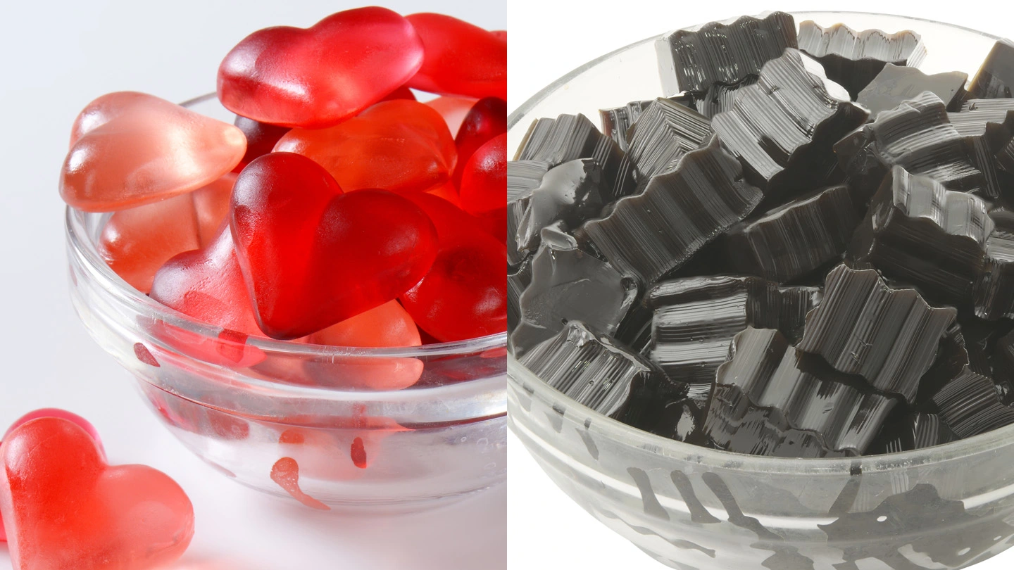 ピンクのハートゼリーと黒いゼリー