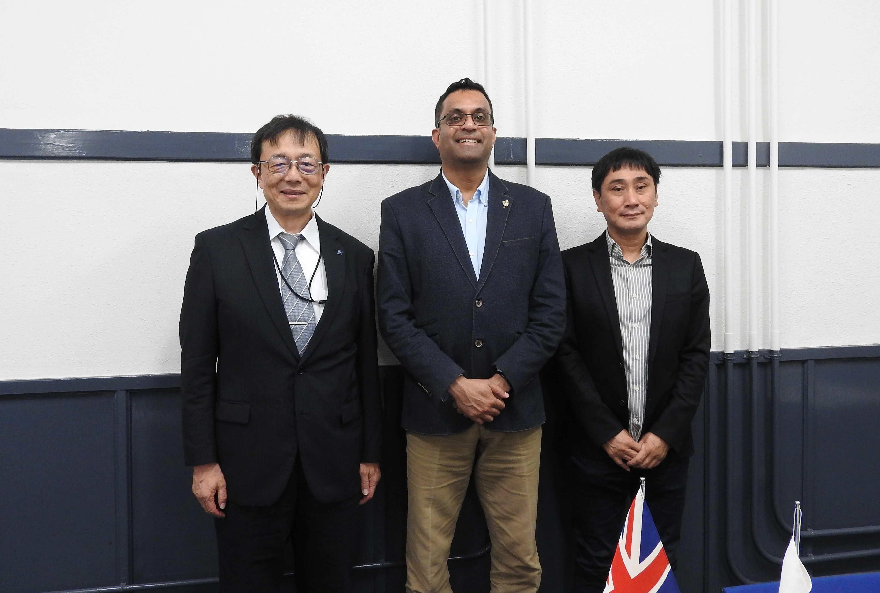 (From the left) Prof. Takada, Prof. Fernandes, Prof. Yokoyama