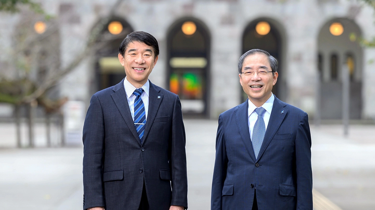 （左）大竹尚登 理事長、（右）田中雄二郎 学長